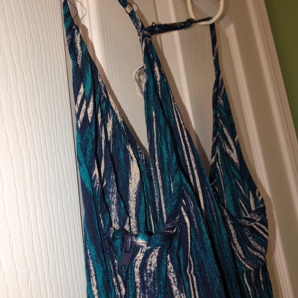 Light-weight jumpsuit, perfect for summer. - Picture 4 of 8